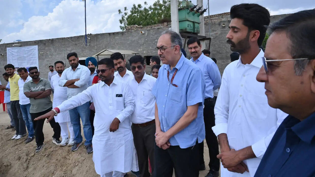 सिरसा बनेगा झींगा पालन का बड़ा केंद्र: सचिव डा. अभिलक्ष लिखी