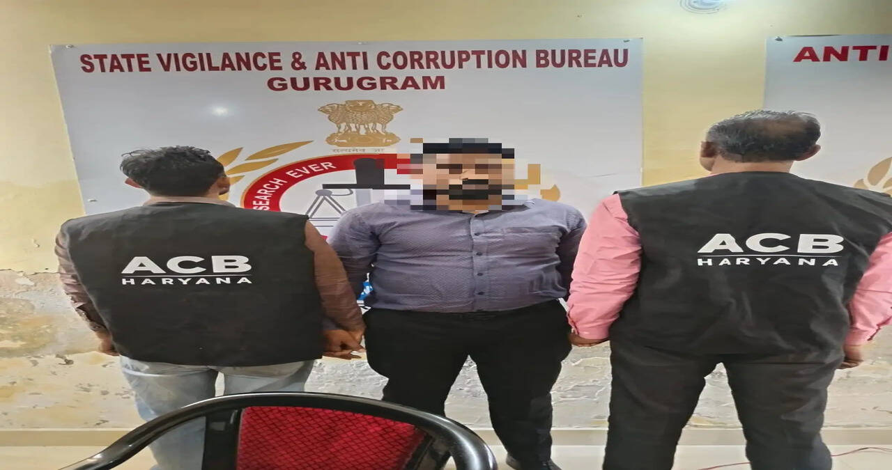 शहीद हसन खान राजकीय मेडिकल कॉलेज, नल्हड़ के डीन कार्यालय में तैनात था आरोपी सकरुद्दीन
