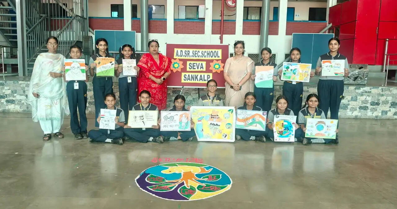 - विद्यार्थियों ने पौधारोपण, भाषण एवं रंगोली प्रतियोगिताओं के माध्यम से दिया पर्यावरण संरक्षण और सामाजिक जागरूकता का संदेश