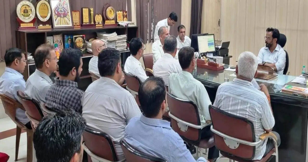 &nbsp;प्रधानमंत्री इंटर्नशिप योजना से अधिक से अधिक युवाओं को रोजगार दें: एसडीएम