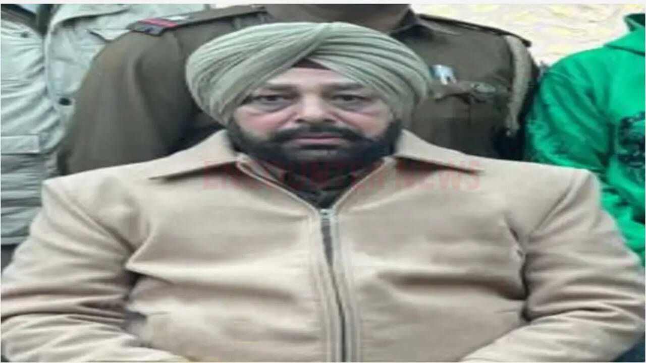 SHO Arrest: 18000 की रिश्वत लेते SHO गुरजीत सिंह गिरफ्तार, 30 हजार की कर रहा था मांग