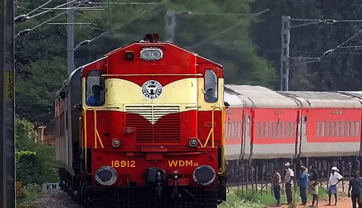 Train Time Table: रेलवे द्वारा आगामी त्यौहारों पर अतिरिक्त यात्री यातायात को ध्यान में रखते हुए यात्रियों की सुविधा हेतु भिवानी-अजमेर-भिवानी अनारक्षित स्पेशल , उदयपुर सिटी-दिल्ली सराय-उदयपुर सिटी, हिसार-सोगरिया(कोटा)-हिसार व मैसूरू-जयपुर-मैसूरू स्पेशल रेलसेवाओं का संचालन किया जा रहा है।