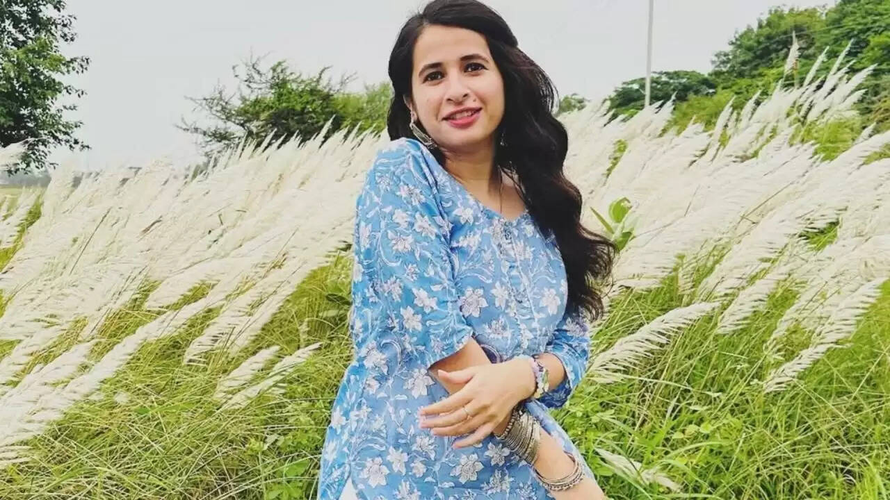 Success Story: किसान की बेटी बन गई डिप्टी कलेक्टर, 11वीं में फेल होकर भी प्रियल ने नहीं मानी हार  