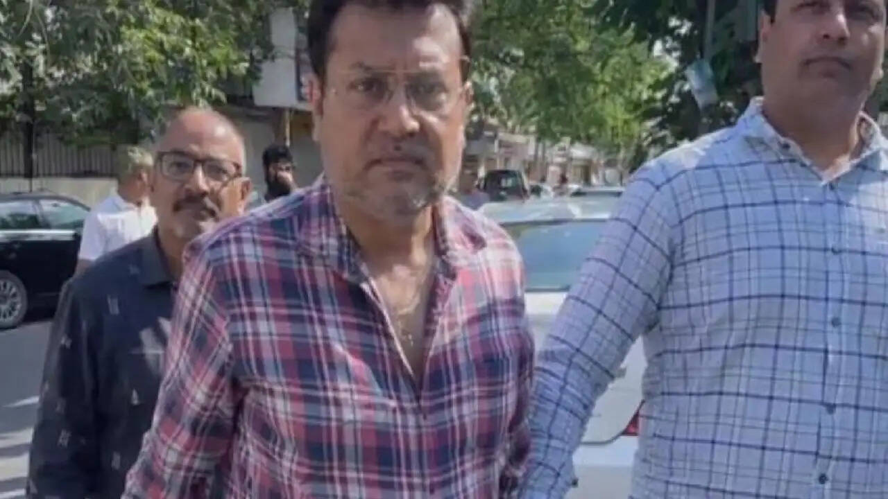 JE Arrest: बिजली निगम का जेई 75000 की रिश्वत लेते गिरफ्तार, मीटर बदलने की एवज में मांग रहा था रिश्वत