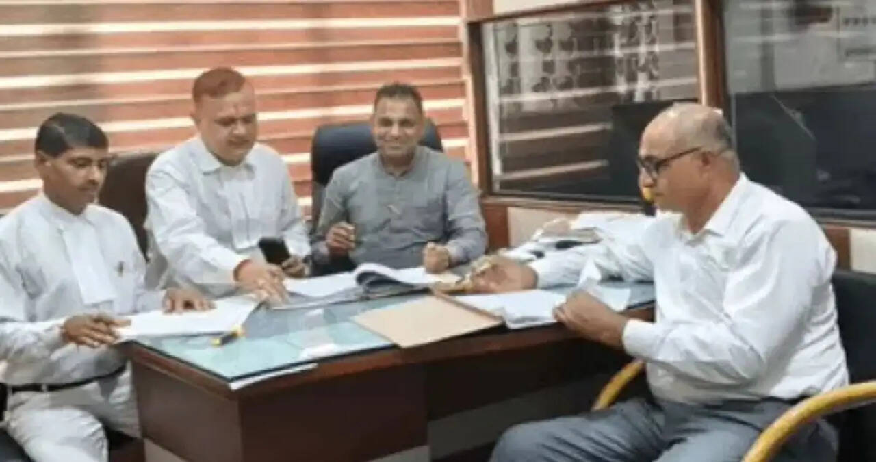 रेवाड़ी बार में प्रधान समेत 3 पदों पर तिकोणा मुकाबला:बावल में सभी पदों पर सीधी टक्कर; कोसली में आज फाइनल होंगे उम्मीदवार