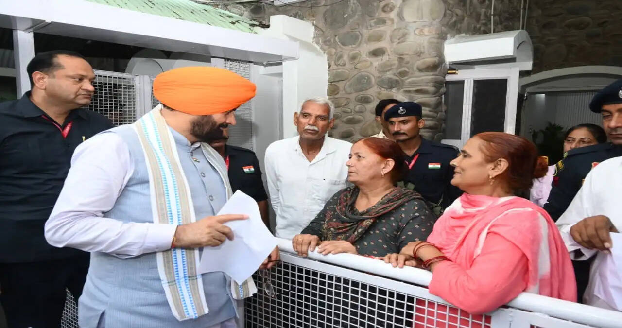 आंगनवाड़ी कार्यकर्ता सहायिका यूनियन का प्रतिनिधिमंडल चण्डीगढ़ में मुख्यमंत्री से मिला