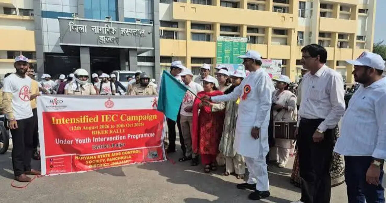 छूने से नहीं फैलता एचआईवी, जागरूकता  ही बचाव का माध्यम : कप्तान सिंह
