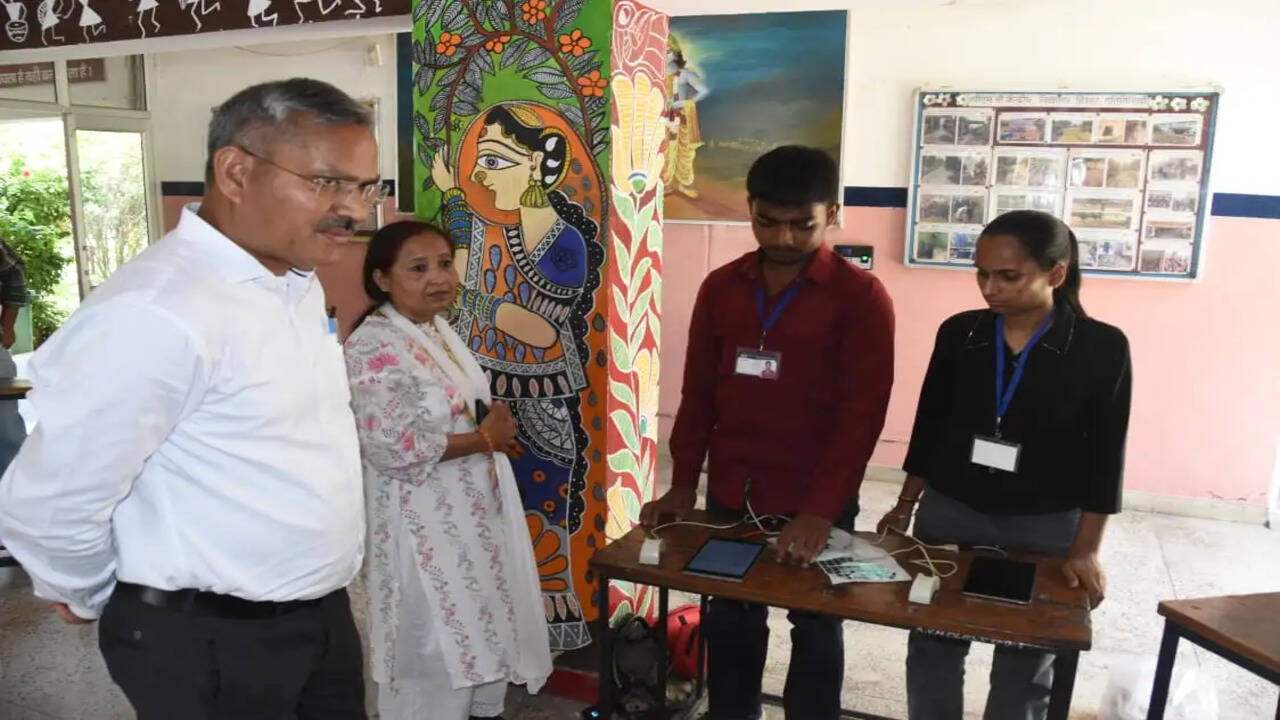 जिले के 15 परीक्षा केंद्रों पर आयोजित नीट यूजी परीक्षा शांतिपूर्ण ढंग से संपन्न