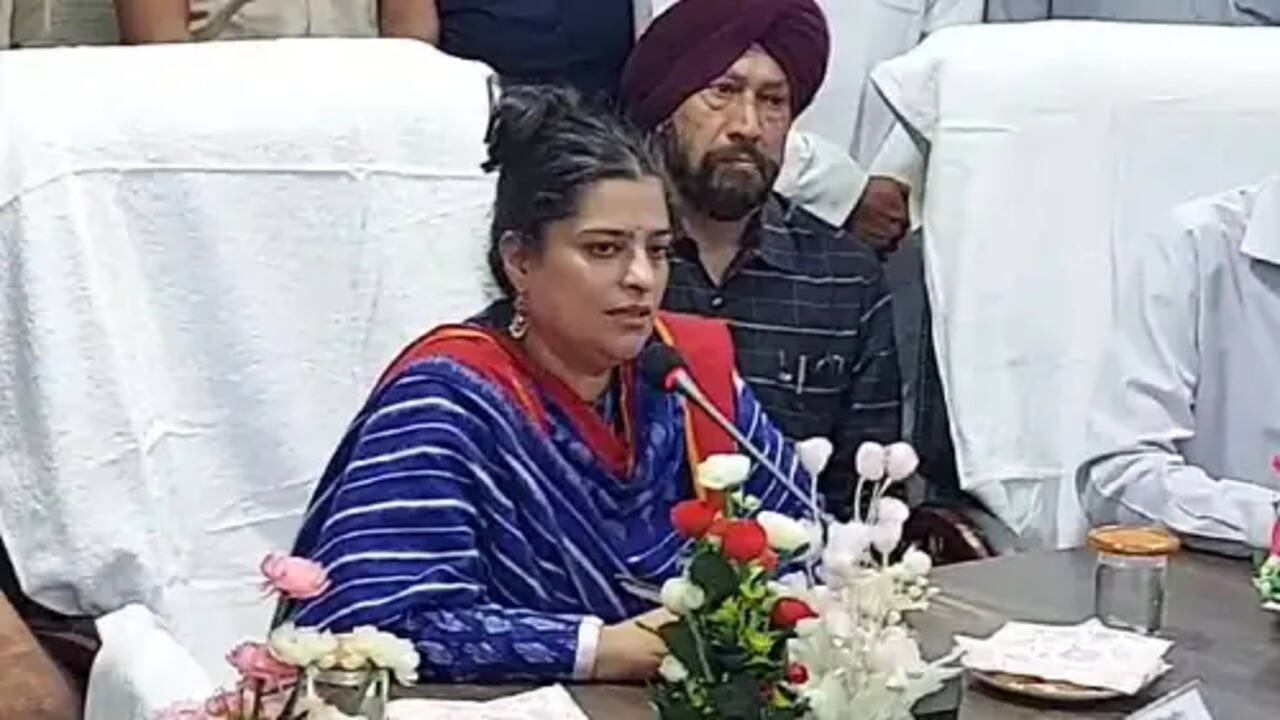 बधवाना डिस्ट्रीब्यूटरी पर आरडी 66700 के आरसीसी पाइपलाइन के कार्य को 15 जून तक किया जाए पूरा- श्रुति चौधरी