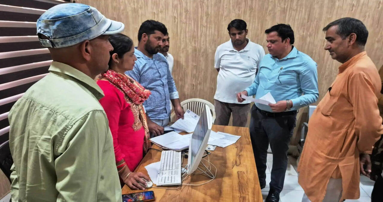 &nbsp;-सेवा सेतु शिविर बन रहे हैं लोगों के उम्मीद के सेतु