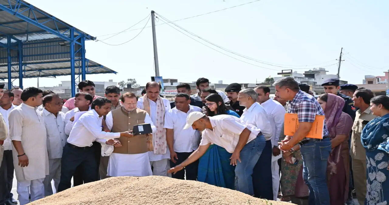 &nbsp;किसानों का एक भी दाना नहीं रहने देंगे, खरीद में नहीं आने दी जाएगी परेशानी:- सहकारिता मंत्री डॉ. अरविंद शर्मा