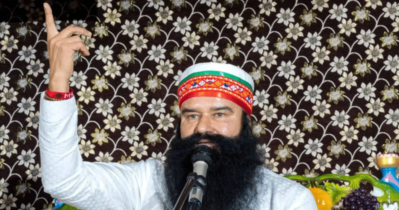 Sirsa News: सिरसा में डेरा सच्चा सौदा प्रमुख राम रहीम जेल से आया बाहर, 21 दिन की फरलो हुई मंजूर
