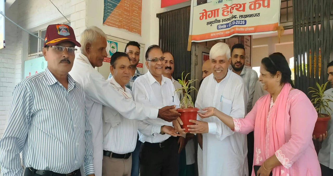  मेगा हेल्थ कैंप में 350 से अधिक मरीजों की जांच, विशेषज्ञ चिकित्सकों ने दिया उपचार व परामर्श