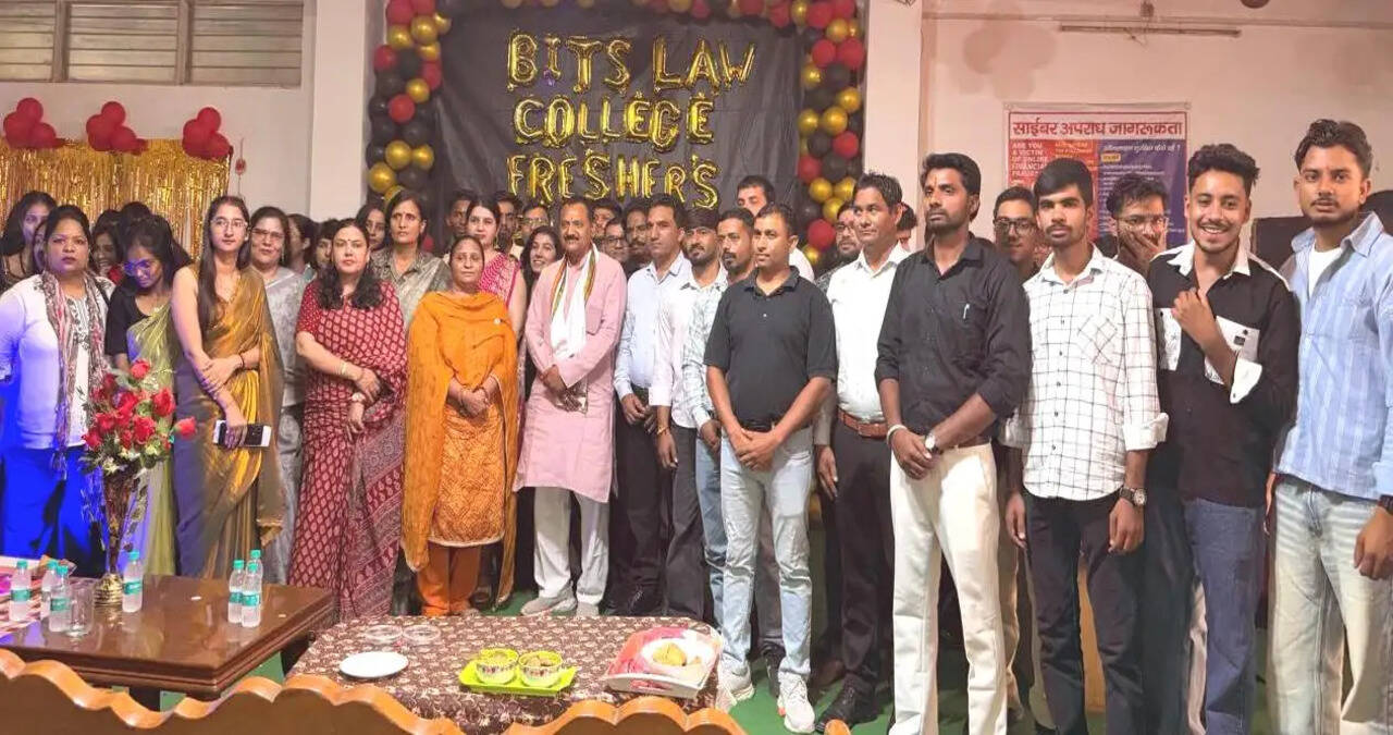 बिट्स लॉ कॉलेज में फ्रेशर्स पार्टी का आयोजन,&nbsp;विद्यार्थियों ने किए सांस्कृतिक कार्यक्रम प्रस्तुत