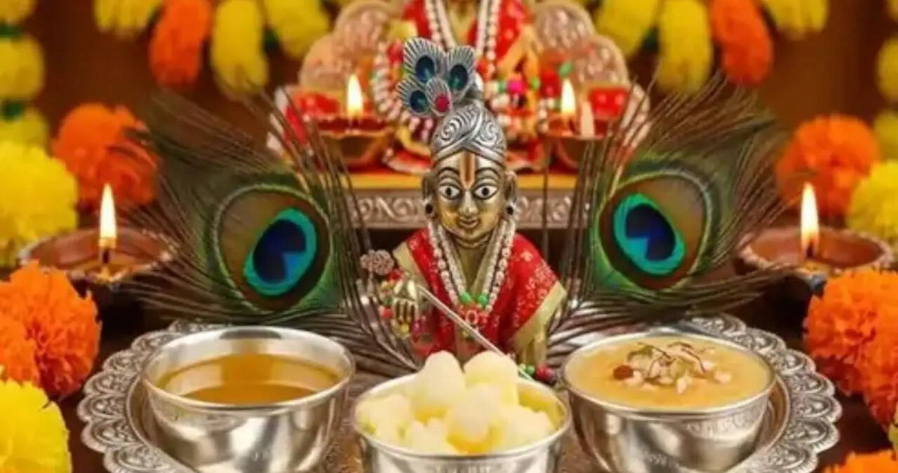 जन्माष्टमी पर रोहिणी नक्षत्र में जन्म लेंगे कान्हा:आज गृहस्थ का व्रत-पूजन, वैष्णव कल मनाएंगे नंदोत्सव