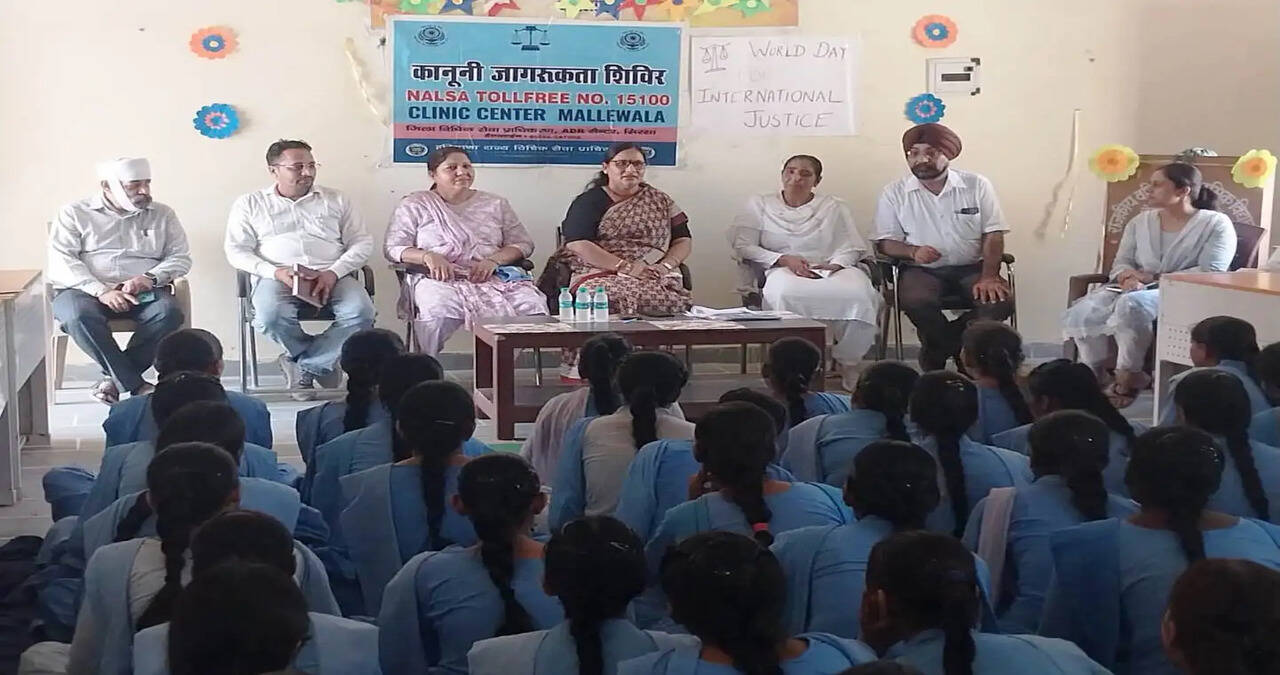 &nbsp;राजकीय वरिष्ठ माध्यमिक विद्यालय नेजाडेला कलां में पॉक्सो अधिनियम एवं विश्व अंतर्राष्ट्रीय न्याय दिवस पर जागरूकता शिविर आयोजित