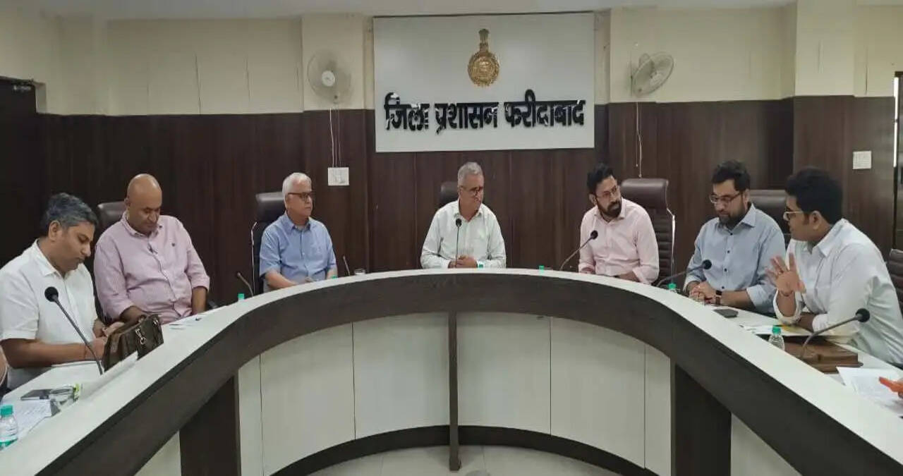 दिल्ली-मुंबई एक्सप्रेसवे के साथ ग्रीन बेल्ट का होगा समुचित विकास, सेक्टर-61 से 65 और सेक्टर-32-33 तक हरित विकास की योजना, नगर वन भी होगा शामिल
