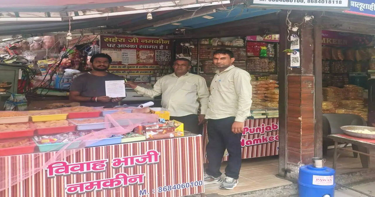 &nbsp;सिंगल यूज प्लास्टिक के खिलाफ अभियान तेज, चार चालान कर आठ हजार रुपए का लगाया जुर्माना