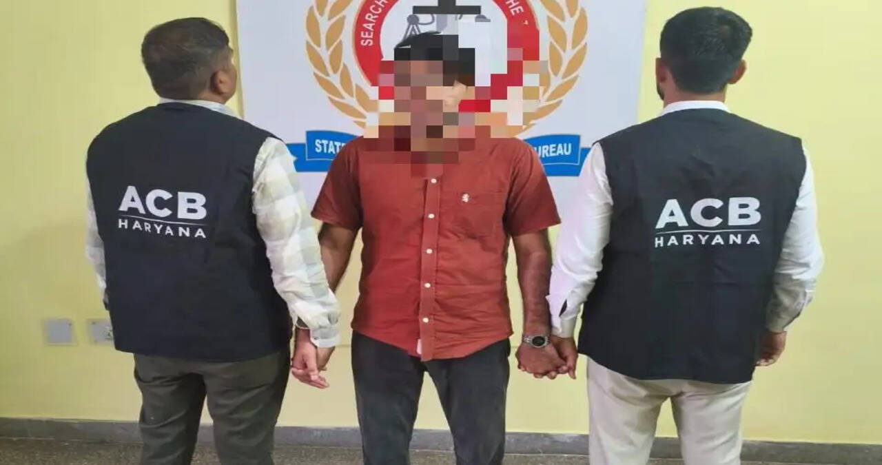हरियाणा में 4000 की रिश्वत लेते पटवारी गिरफ्तार, रिकॉर्ड ठीक करने और इंतकाल दर्ज करने की एवज में मांगी थी रिश्वत