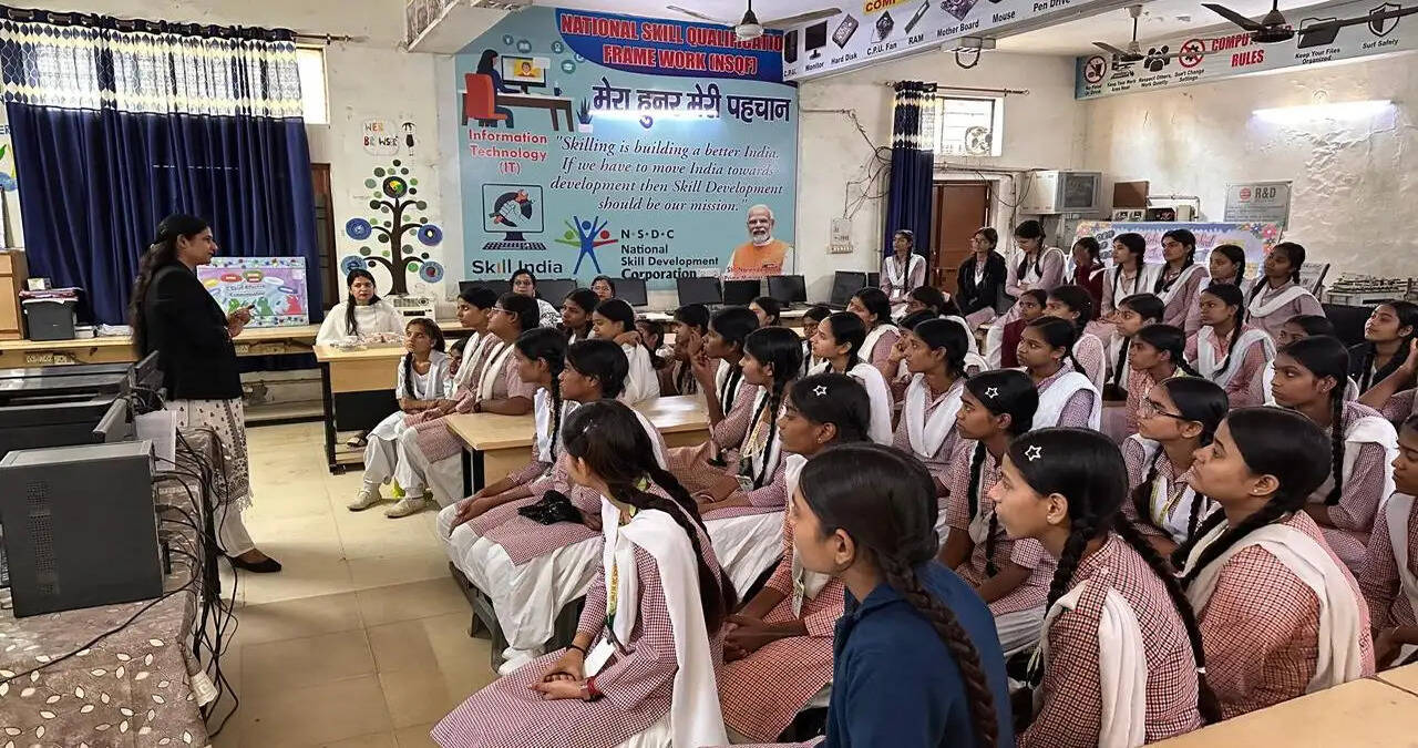 जिला विधिक सेवा प्राधिकरण, फरीदाबाद द्वारा 14 विद्यालयों में बच्चों को उनके अधिकारों एवं सुरक्षा के प्रति किया गया जागरूक