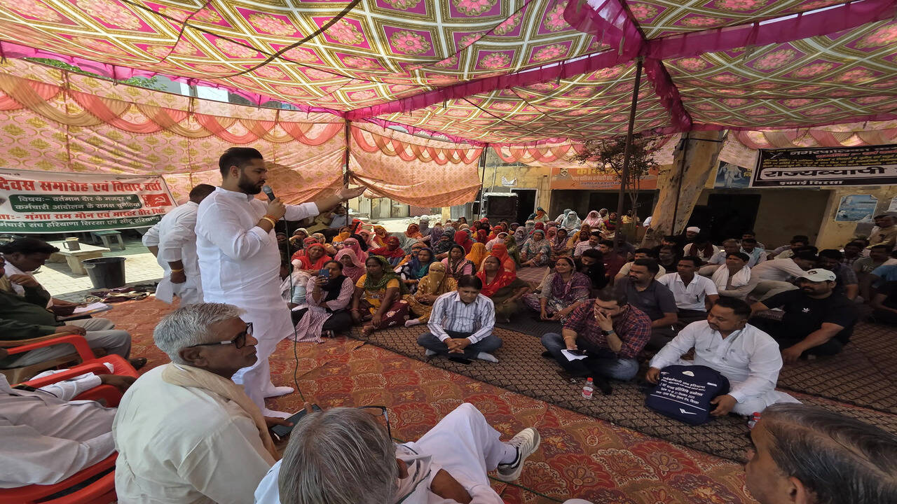 &nbsp;प्रदेश युवा कांग्रेस के वरिष्ठ उपाध्यक्ष मोहित शर्मा का हड़ताली सफाई कर्मचारियों को समर्थन