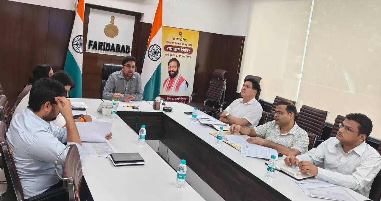 लोकतांत्रिक व्यवस्था को मजबूत करने वाली महत्वपूर्ण प्रक्रिया है एसआईआर अभियान : डीसी आयुष सिन्हा