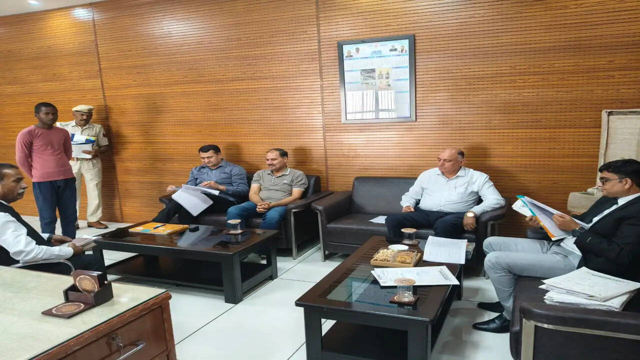 जिला एवं सत्र न्यायाधीश अजय तेवतिया के मार्गदर्शन में जिला जेल लोक अदालत आयोजित 