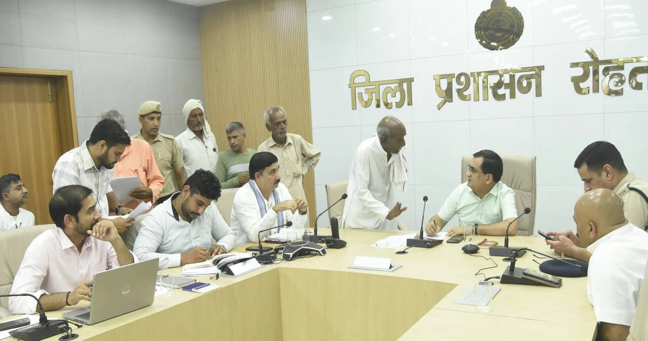 &nbsp;जनहित सर्वोपरि, प्रत्येक पात्र नागरिक की समस्या का प्राथमिकता से होगा समाधान :- उपायुक्त सचिन गुप्ता