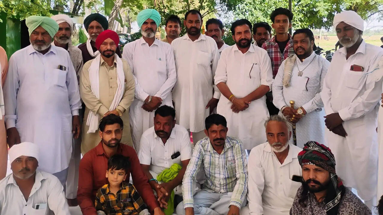 &nbsp;सूफी संत सरकार लखदाता पीर ट्रस्ट की अहम मीटिंग संपन्न, पिछले कार्यों और हिसाब-किताब का हुआ लेखा-जोखा