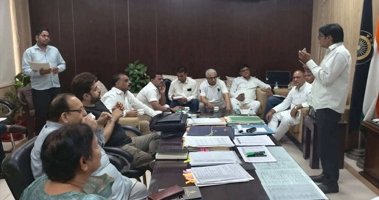 मतदाता पुनरीक्षण अभियान में बीएलए निभाएं सक्रिय भूमिका