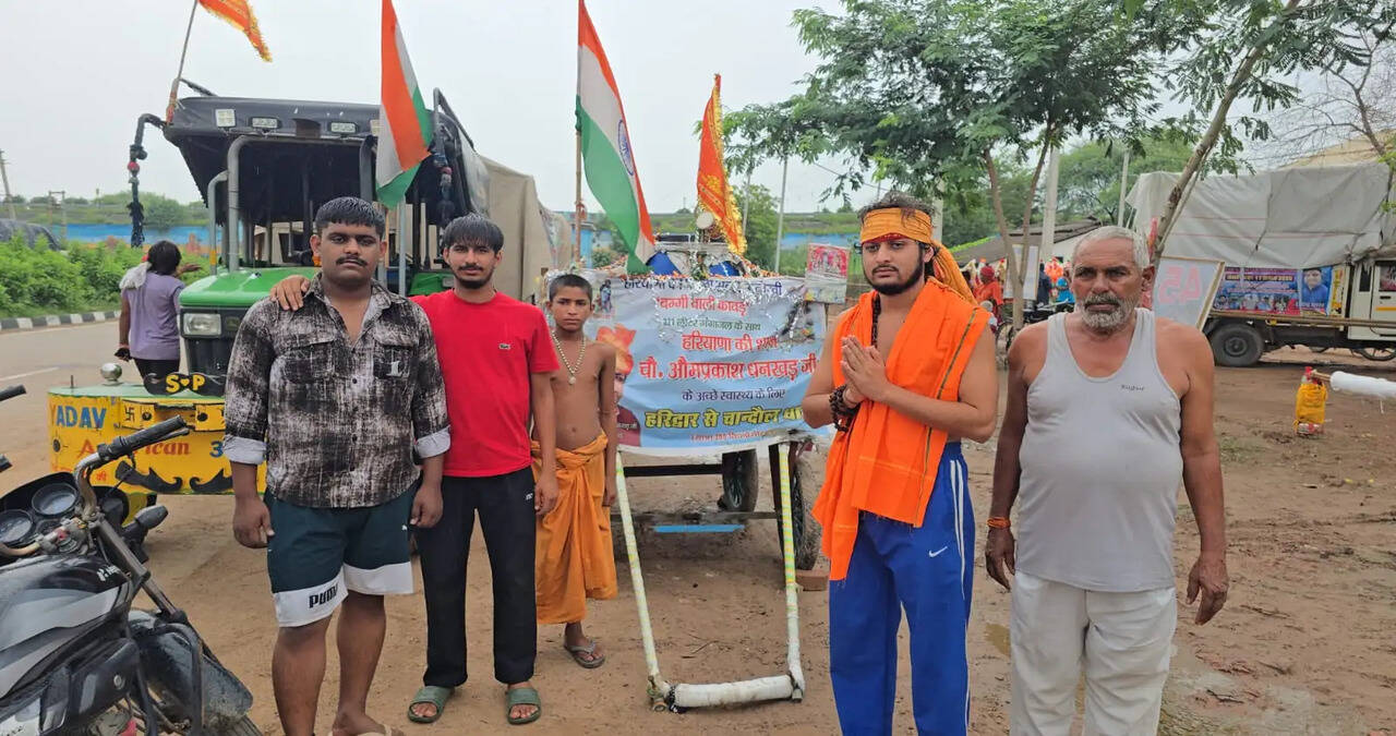 &nbsp;&nbsp;321 किलो गंगा जल लेकर आ रही चांदोल धाम के लिए बग्गी वाली कावड़ चहुओर चर्चा