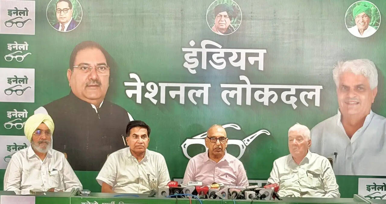 Haryana News: हरियाणा में बिजली निगम प्रभावशाली कंपनियों को बिना एक भी यूनिट बिजली लिए पैसा दे रहे हैं, लेकिन उपभोक्ताओं के हितों की कर रहे हैं अनदेखी: प्रो. सम्पत सिंह