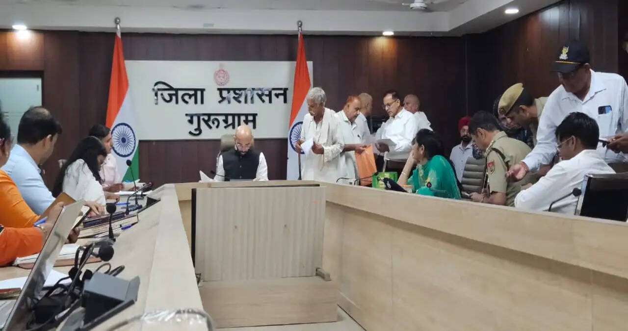 समाधान शिविर में एडीसी सोनू भट्ट ने अधिकारियों को दिए त्वरित निवारण के निर्देश