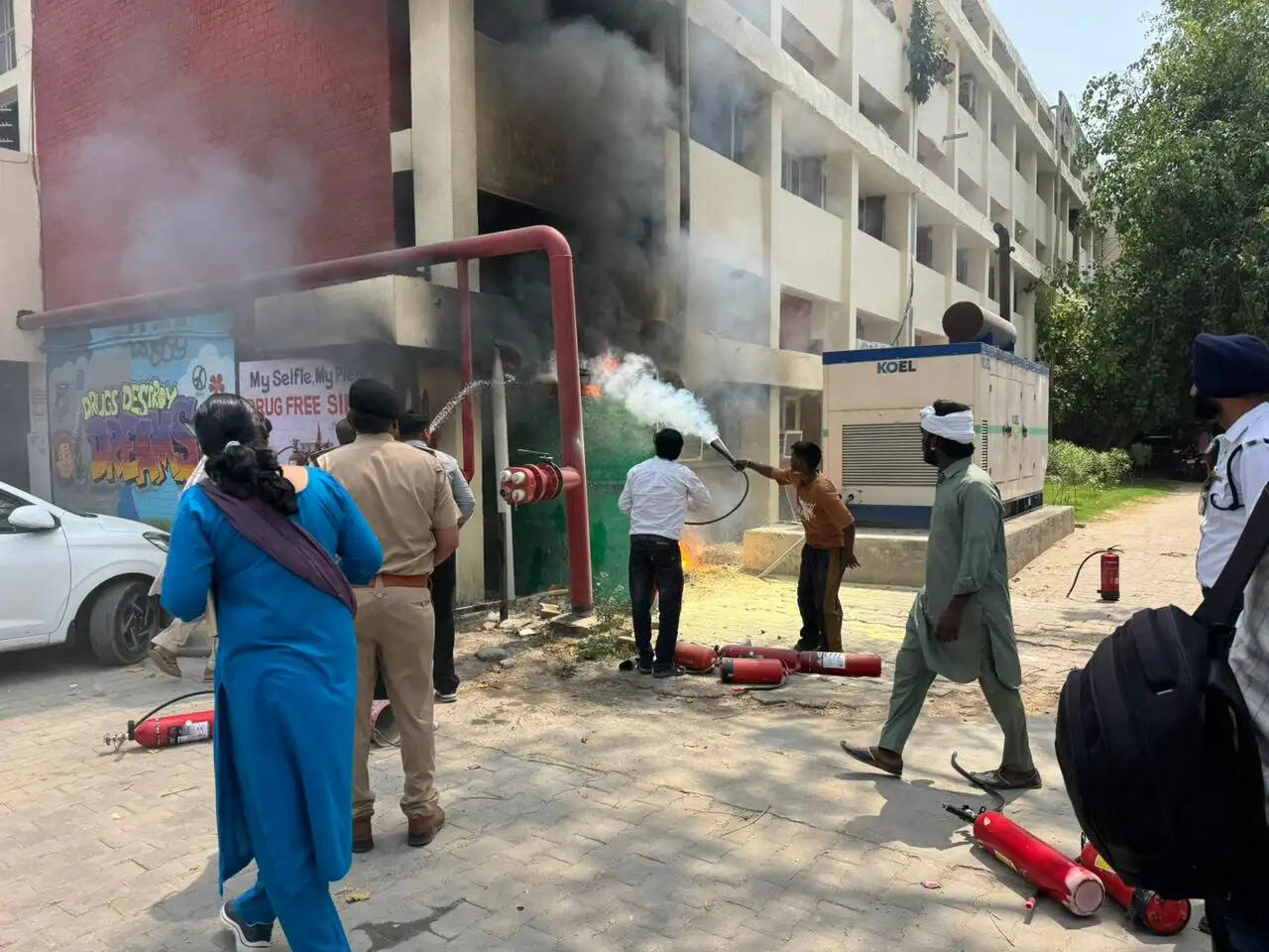 Sirsa News : सिरसा के नागरिक अस्पताल में लगी भीषण आग, फायर ब्रिगेड ने पाया काबू&nbsp;