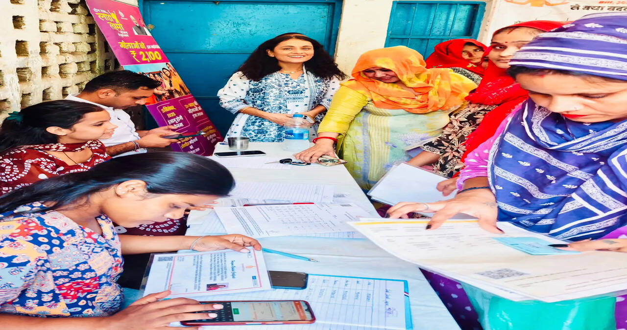 सेवा संकल्प अभियान के तहत नेकपुर गांव में लगाए गए विशेष कैंप