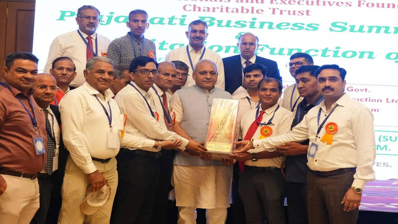 प्रजापति बिजनेस समिट समाज की आर्थिक प्रगति और आत्मनिर्भरता का प्रेरणादायक मंच: रणबीर गंगवा