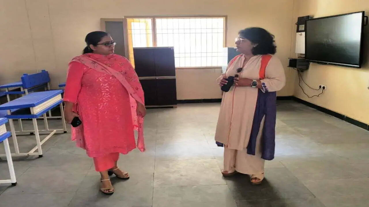 नीट (यूजी) परीक्षा&nbsp;2026&nbsp;को लेकर तैयारियां पूरी,&nbsp;एडीसी अंजलि श्रोत्रिया ने परीक्षा केन्द्रों का किया निरीक्षण