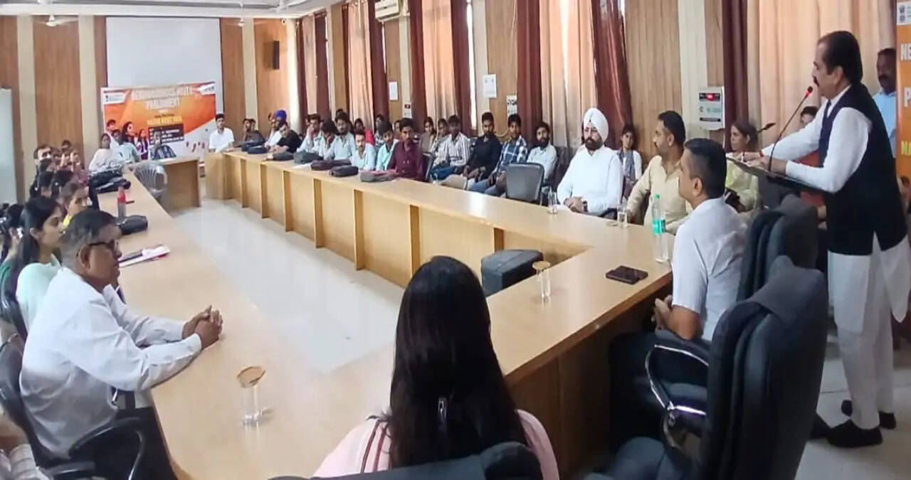 &nbsp;नशा मुक्त युवा थीम पर नेबरहुड यूथ पार्लियामेंट आयोजित