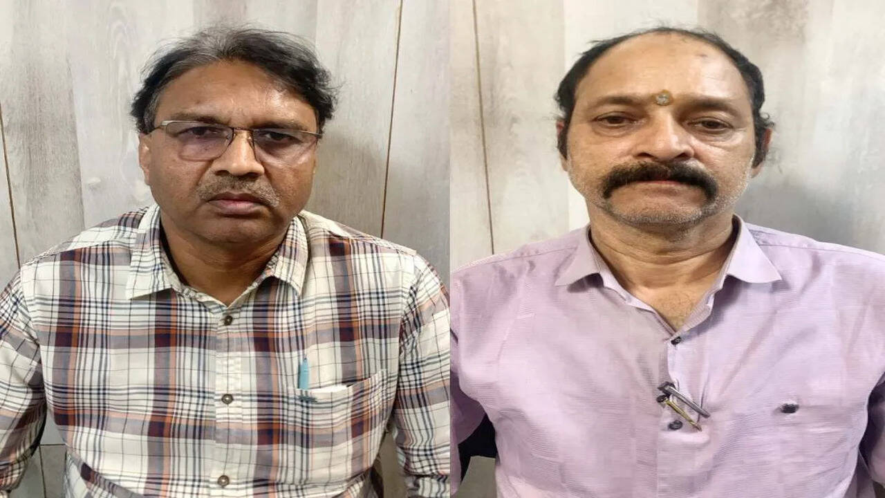 &nbsp;Bribe Arrest: 90000 की रिश्वत लेते PWD विभाग के दो अधिकारी गिरफ्तार, कमीशन के तौर पर मांगी थी रकम