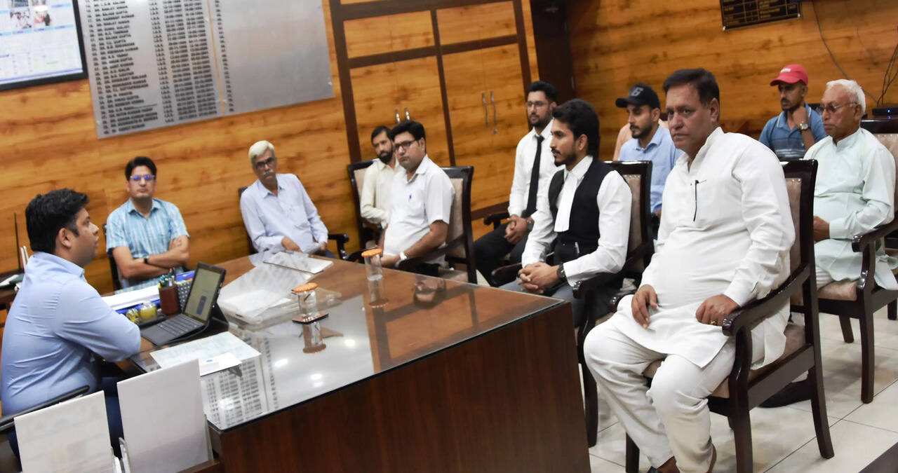  वोट से संबंधित फार्म सीएससी सेंटर की बजाय बीएलओ से भरवाएं: डीसी