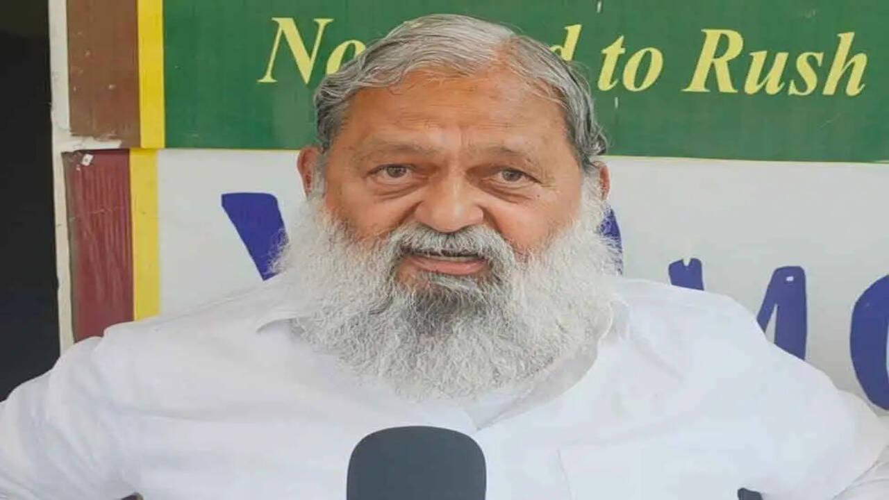 भारत में रहना है तो वंदे मातरम गाना होगा - ओवैसी के बयान पर ऊर्जा मंत्री अनिल विज का तीखा पलटवार