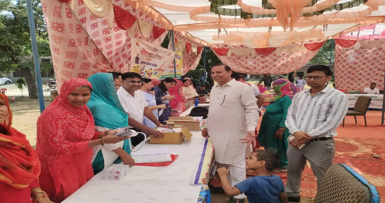 &nbsp;सेवा सेतु कैंप: ग्रामीणों को एक ही जगह मिल रही सरकारी योजनाओं की जानकारी