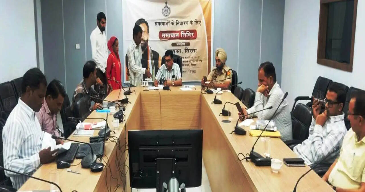 &nbsp;समाधान शिविर में एसडीएम ने सुनी आमजन की समस्याएं