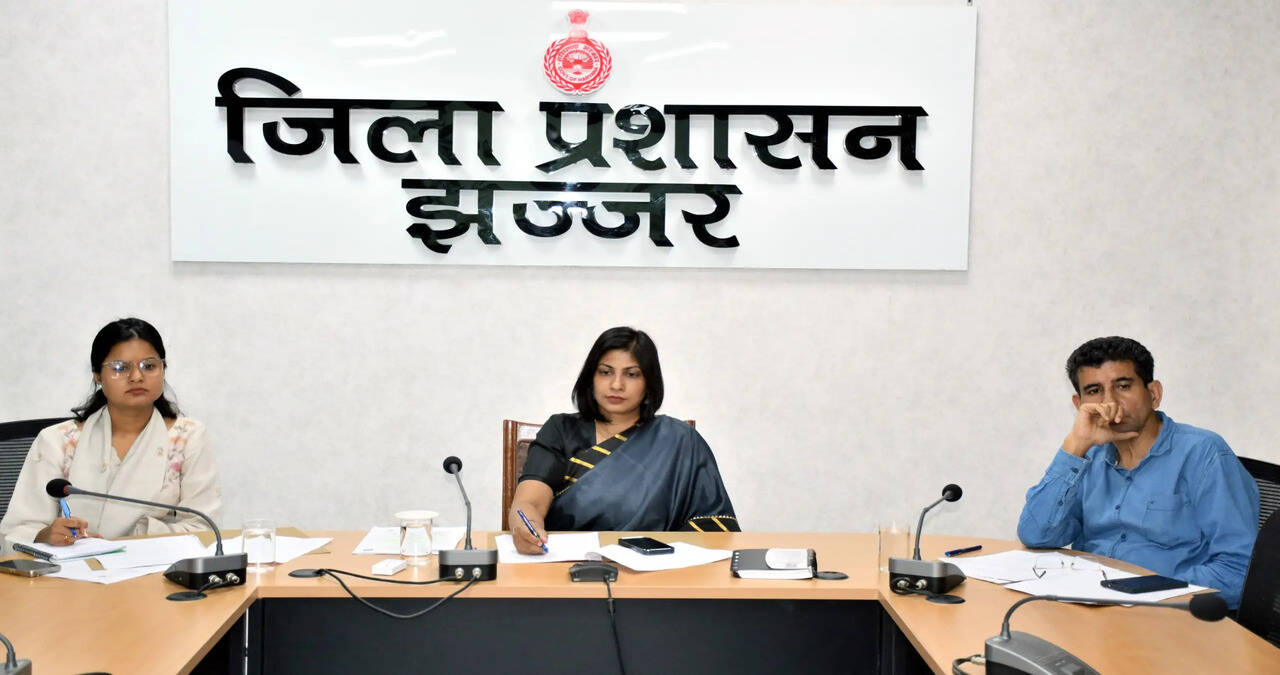 &nbsp;जनगणना-2027 में&nbsp;नागरिक, सही &nbsp;जानकारी देकर बने राष्ट्र निर्माण के भागीदार : डीसी