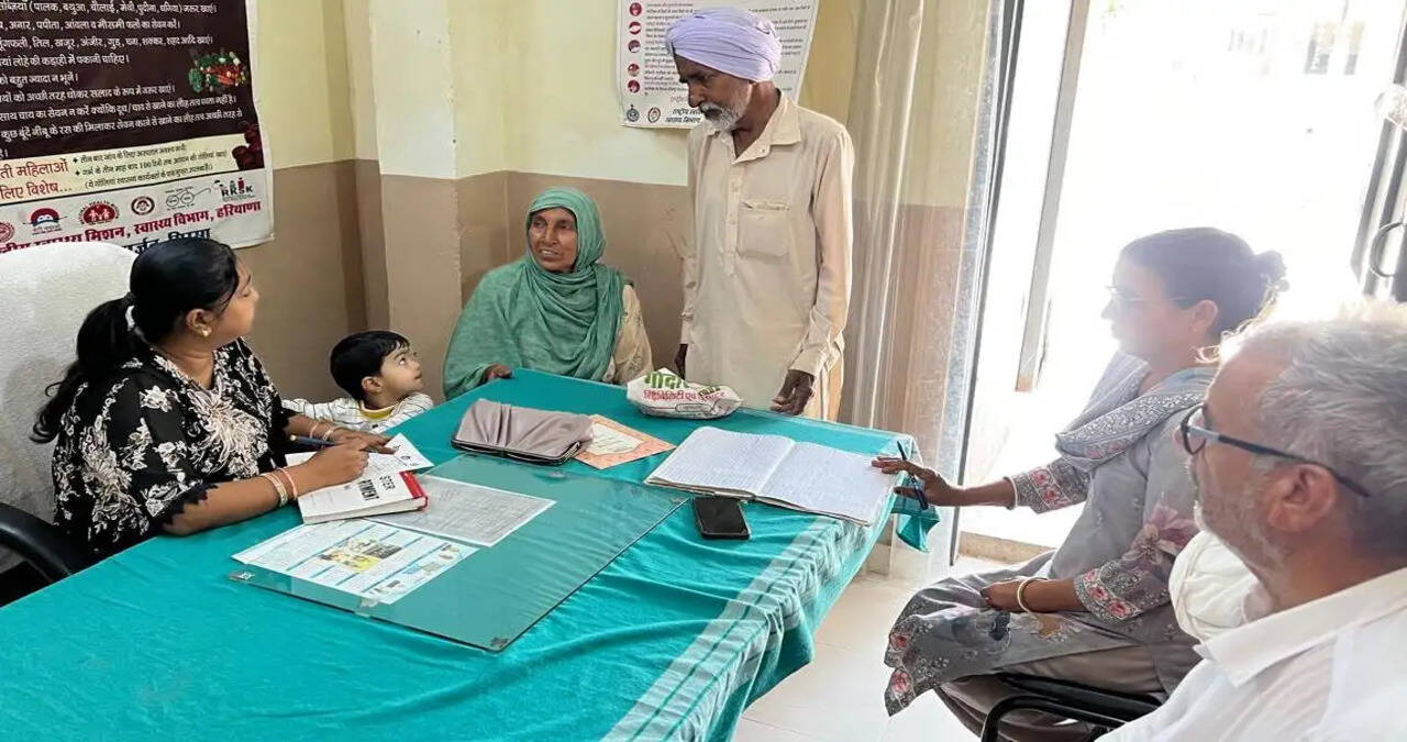 &nbsp;सेवा मेरा योगदान अभियान के तहत जिले के सभी आयुष केंद्रों पर लगाए गए स्वास्थ्य शिविर