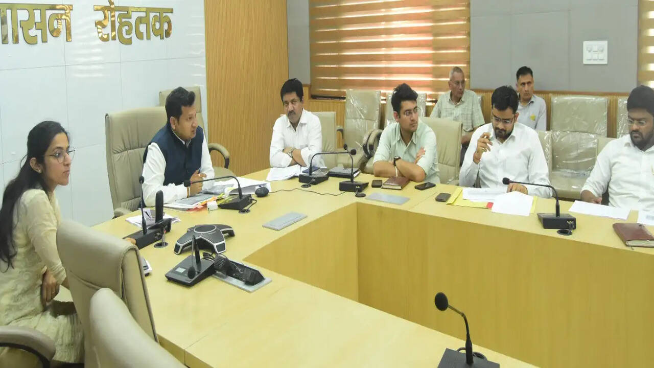 लाभार्थियों को अप्रैल व मई माह की गेहूं का वितरण इसी माह में होगा एक साथ :- उपायुक्त सचिन गुप्ता