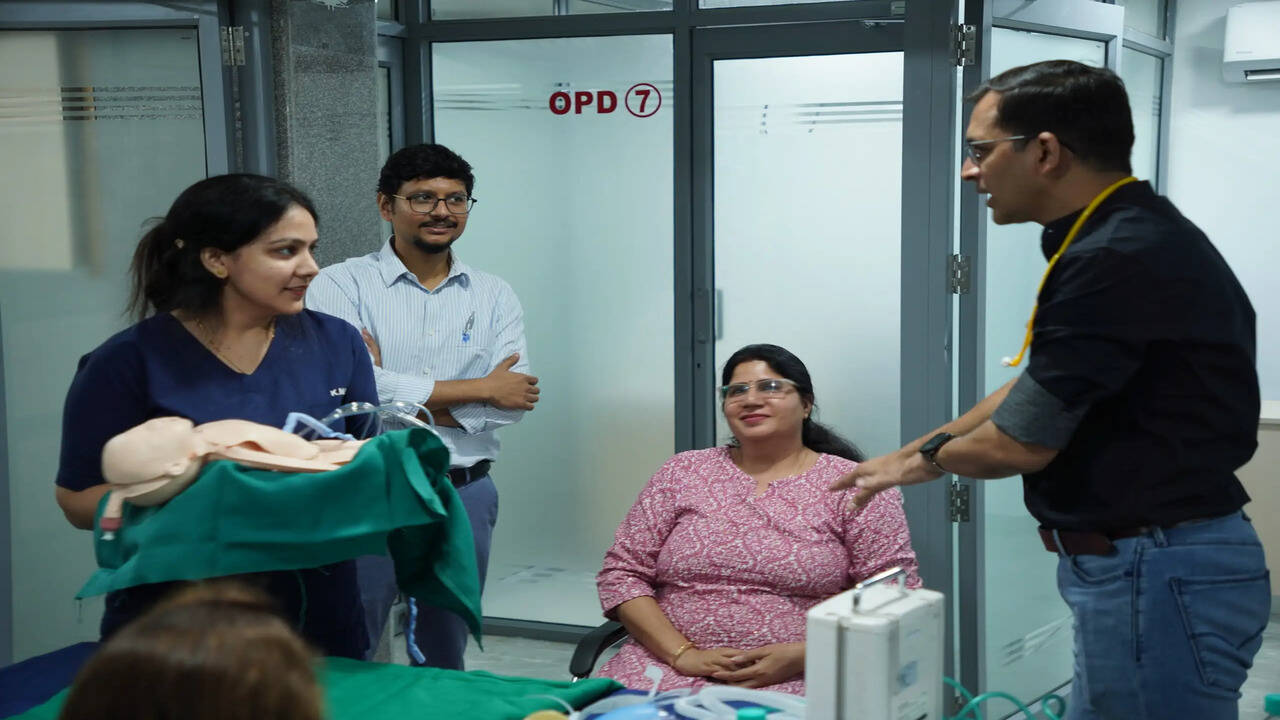 स्वास्थ्यकर्मियों को नवजात शिशु देखरेख में दिया गया प्रशिक्षण