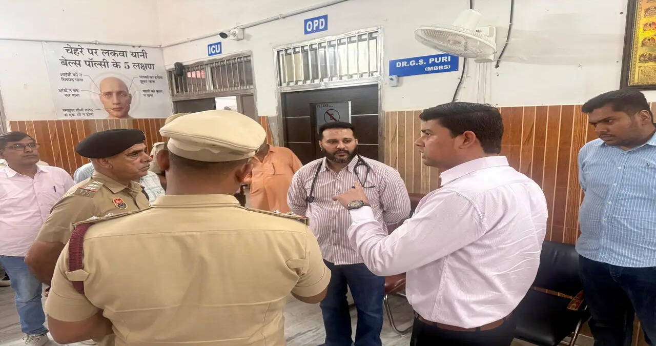 &nbsp;एसडीएम मोहित कुमार ने निजी संस्थानों में फायर सेफ्टी व्यवस्थाओं का किया निरीक्षण