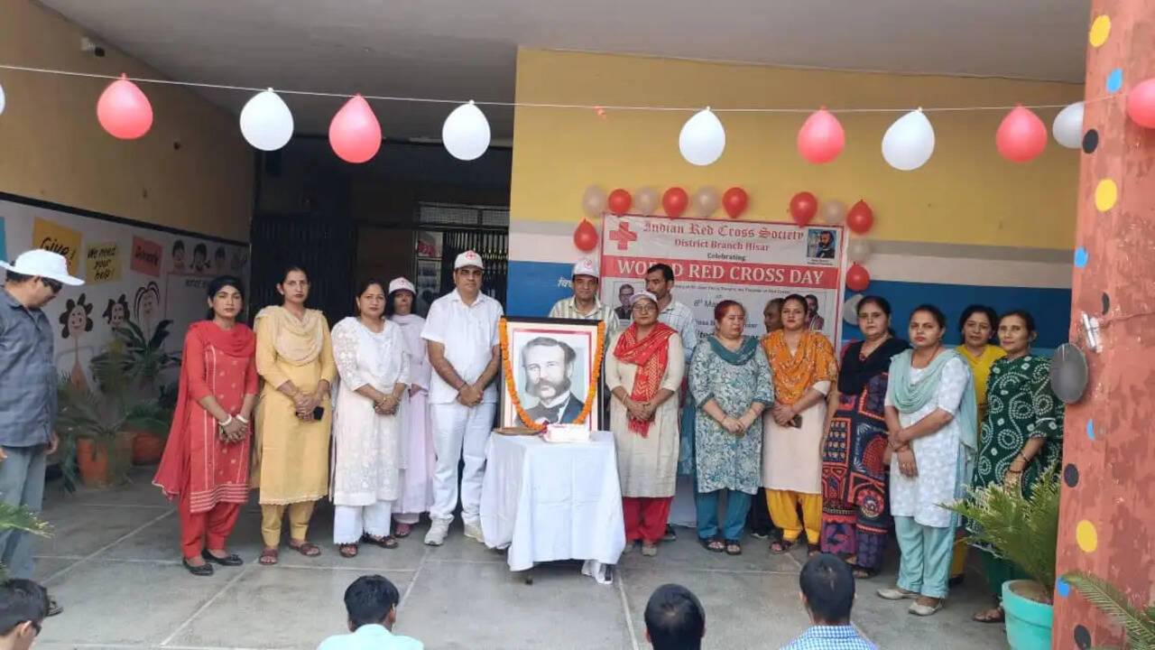 विश्व रेडक्रॉस दिवस पर कार्यक्रम आयोजित, दिव्यांगों को बांटे गए सहायक उपकरण