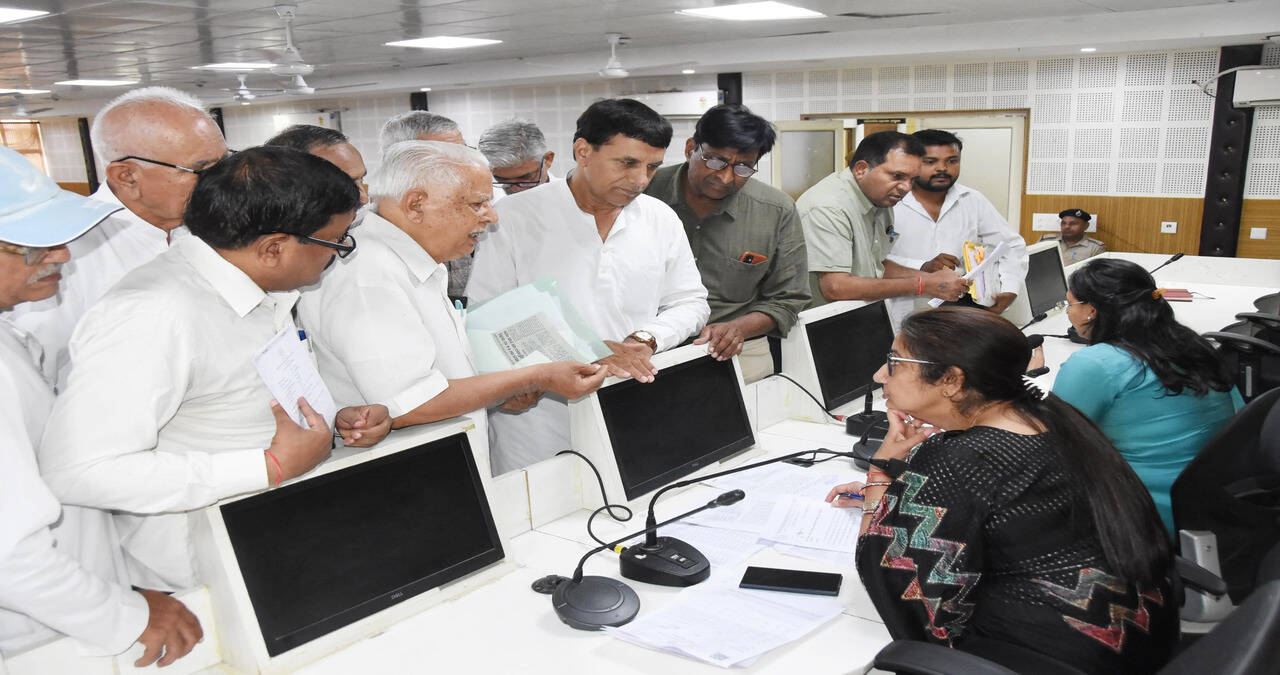 &nbsp;समाधान शिविर में अतिरिक्त उपायुक्त शालिनी चेतल ने सुनीं जनसमस्याएं, अधिकारियों को दिए त्वरित समाधान के निर्देश
